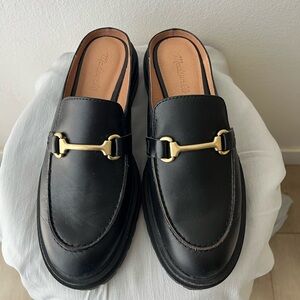 Women’s 8.5 LEATHER Madewell Black Loafers with Gold Accent